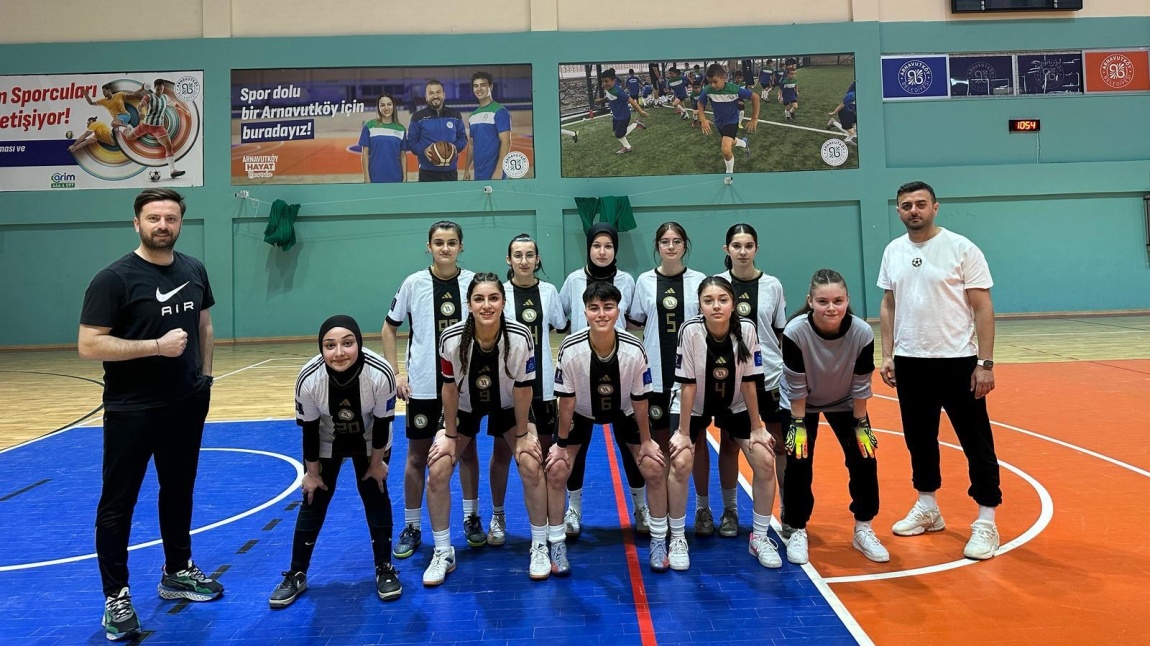 Her sene olduğu gibi başarının adresi yine değişmedi! Okulumuz Erkek B genç Futsal Takımı ŞAMPİYON olmuştur. Kız A genç Futsal Takımı ikinci olmuştur. 